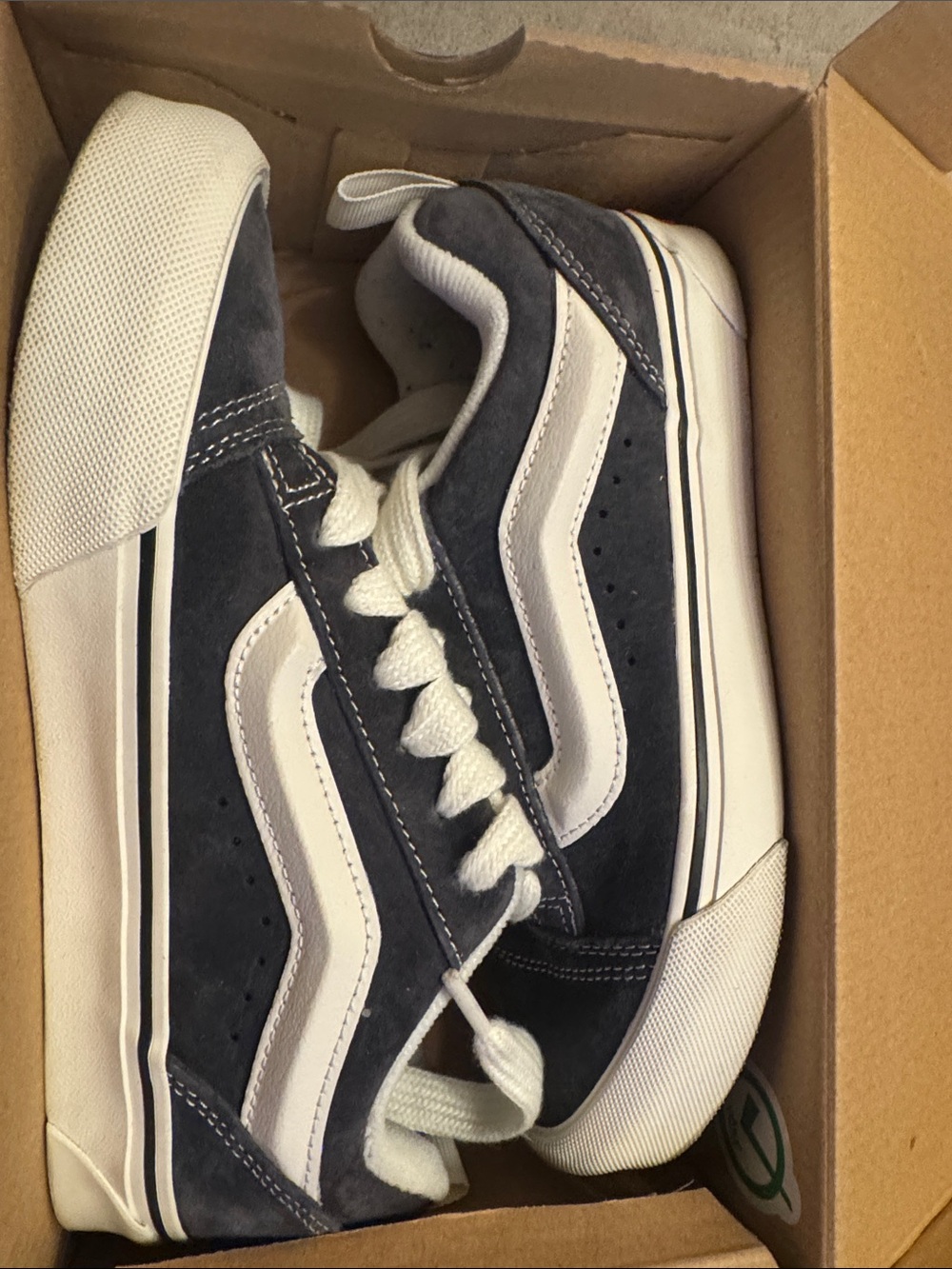 Men's Size 5 Womens Size 6.5 Casual Suede Skate Sneakers in Dark Grey